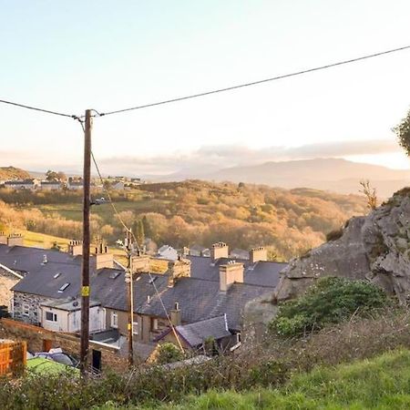 Cosy Terrace Cottage Built Into The Mountain Side. ブライナイ・フェスティニオグ エクステリア 写真