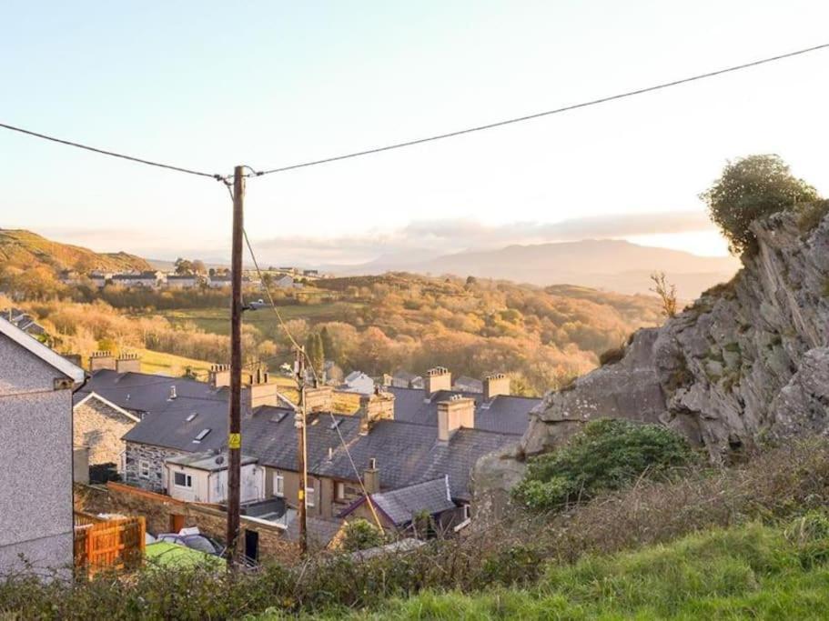 Cosy Terrace Cottage Built Into The Mountain Side. ブライナイ・フェスティニオグ エクステリア 写真