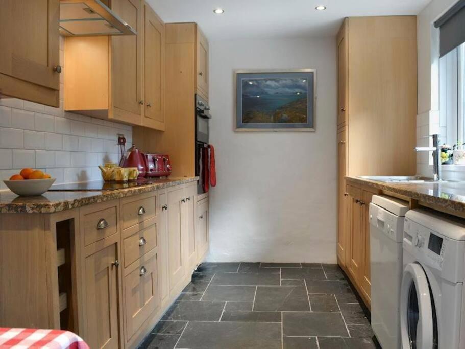 Cosy Terrace Cottage Built Into The Mountain Side. ブライナイ・フェスティニオグ エクステリア 写真